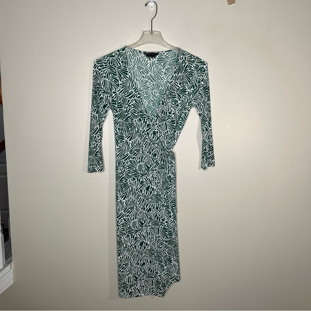 BCBG Maxazria Wrap Green and White Abstract Print Dress with Tie at side size S